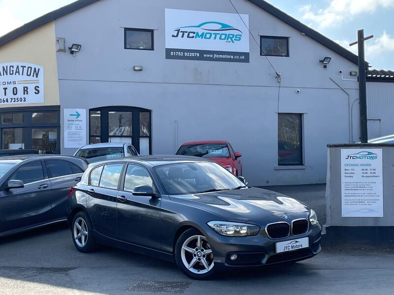 BMW 1 SERIES