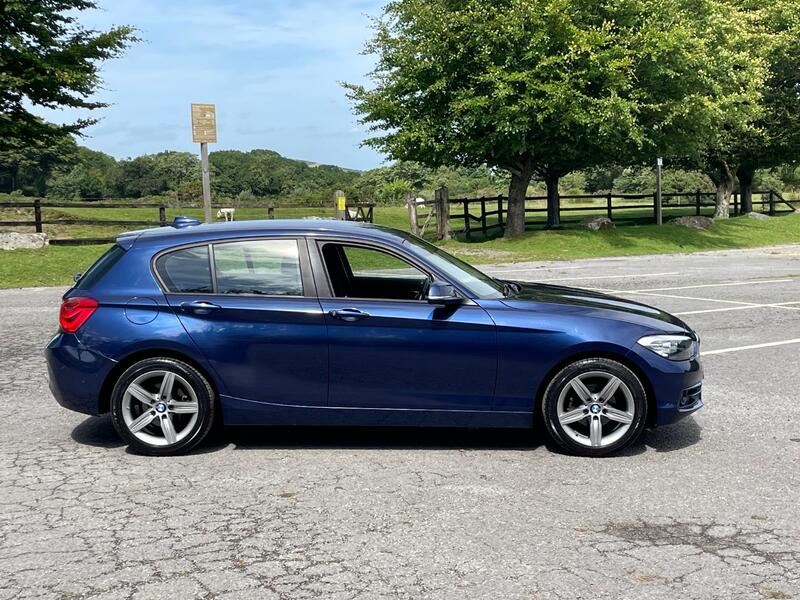 BMW 1 SERIES