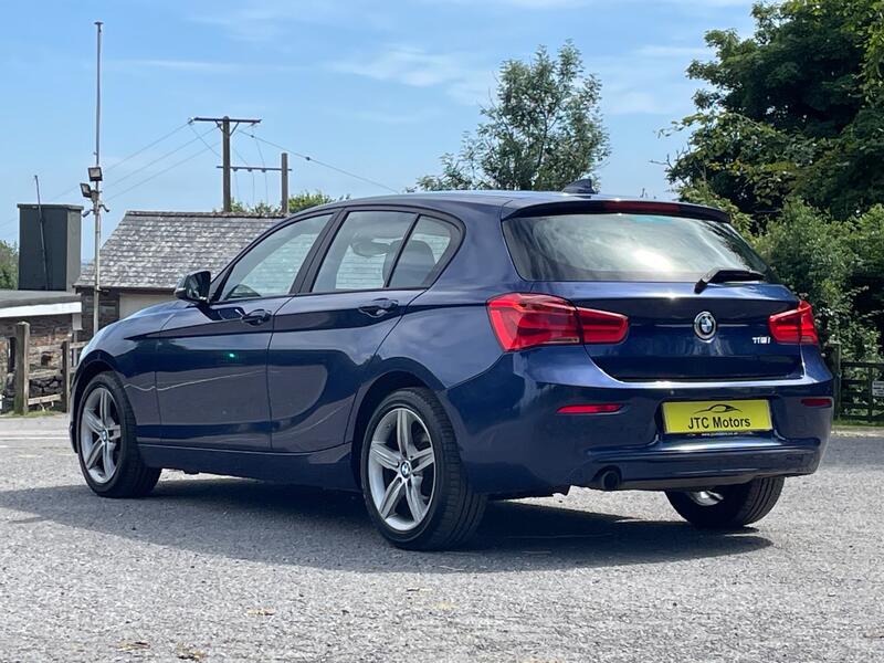 BMW 1 SERIES