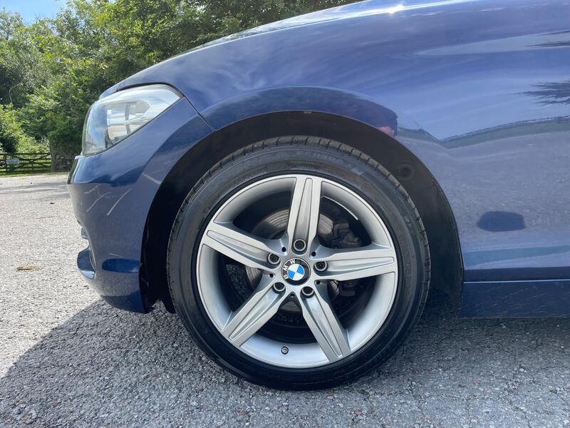 BMW 1 SERIES