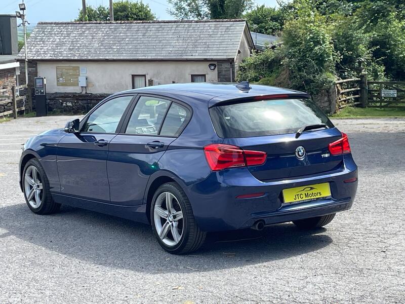 BMW 1 SERIES