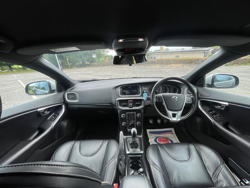 VOLVO V40