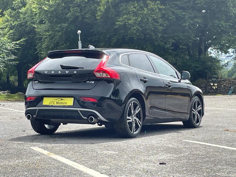 VOLVO V40