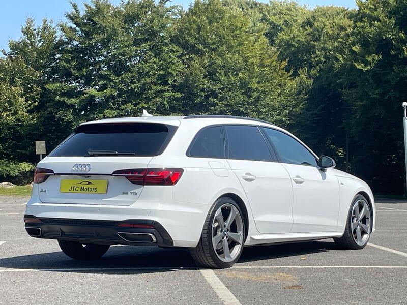 AUDI A4 AVANT