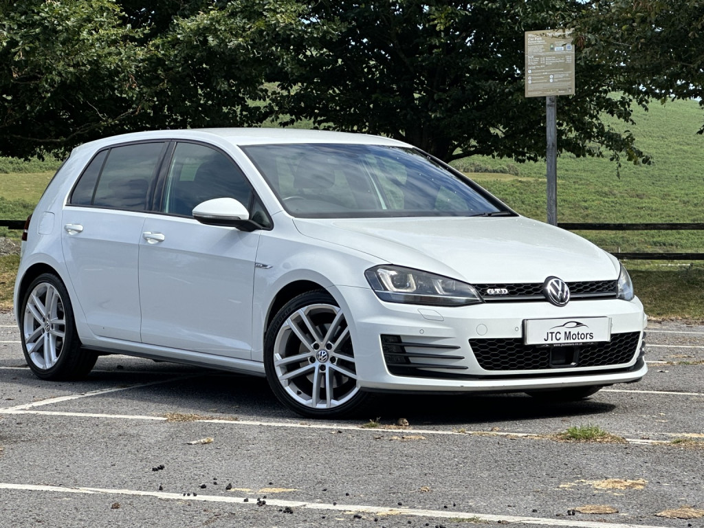 2017 Volkswagen GOLF
